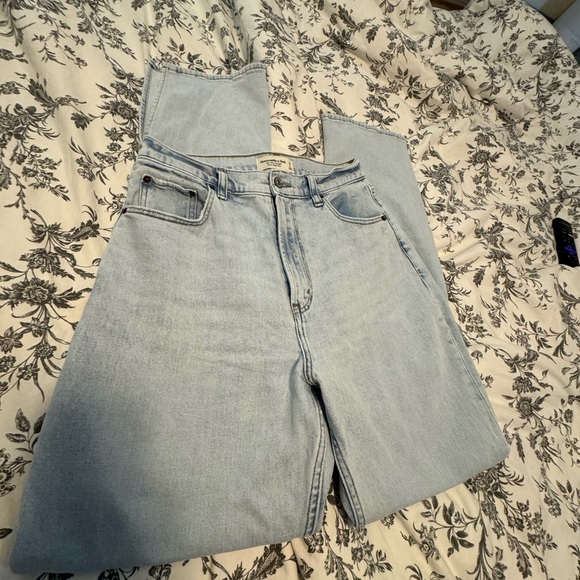 Abercrombie & Fitch Denim - Abercrombie curve love slim straight jeans